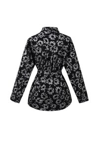 Zwart shirt met zilverkleurig bloemenpatroon, voorzien van een kraag, lange mouwen en een ceintuur in de taille om de vorm te accentueren. Gestructureerde stof.