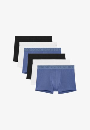 Sechs Herren-Boxershorts in Schwarz, Weiß und Blau mit Markenbund und abwechselnd angeordneten Farben.
