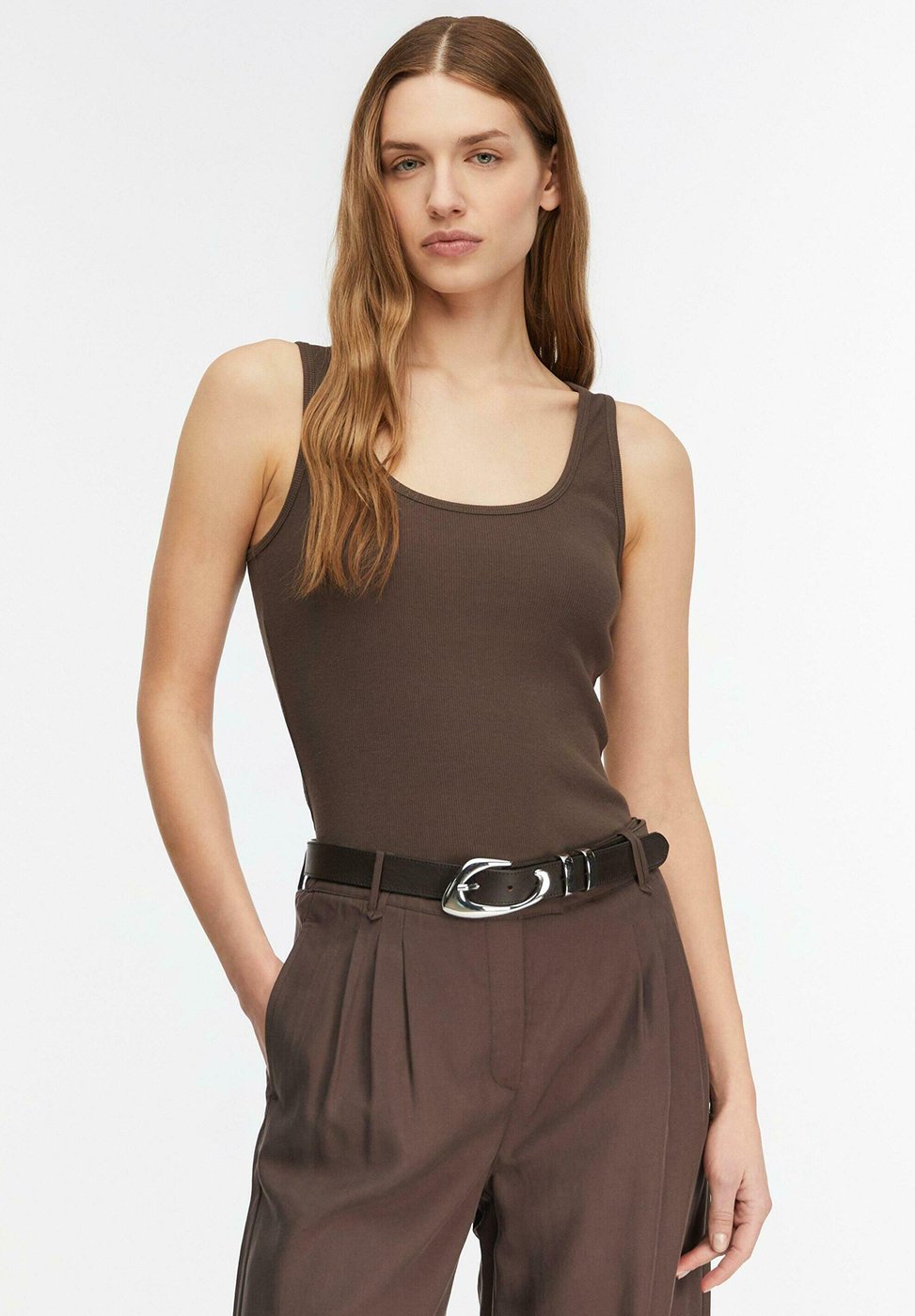 Comma Top Donna: Elegante E Versatile Per Ogni Occasione