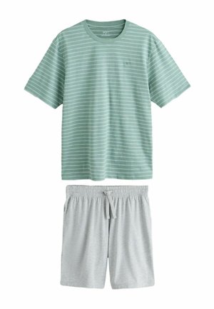 Hellgrünes kurzärmeliges gestreiftes T-Shirt kombiniert mit hellgrauen Shorts mit Kordelzug, lässiges Sommeroutfit.