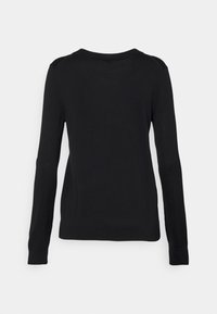 Černý svetr s dlouhým rukávem a kulatým výstřihem, s hladkou texturou a žebrovanými manžetami. Design je jednoduchý a přiléhavý.