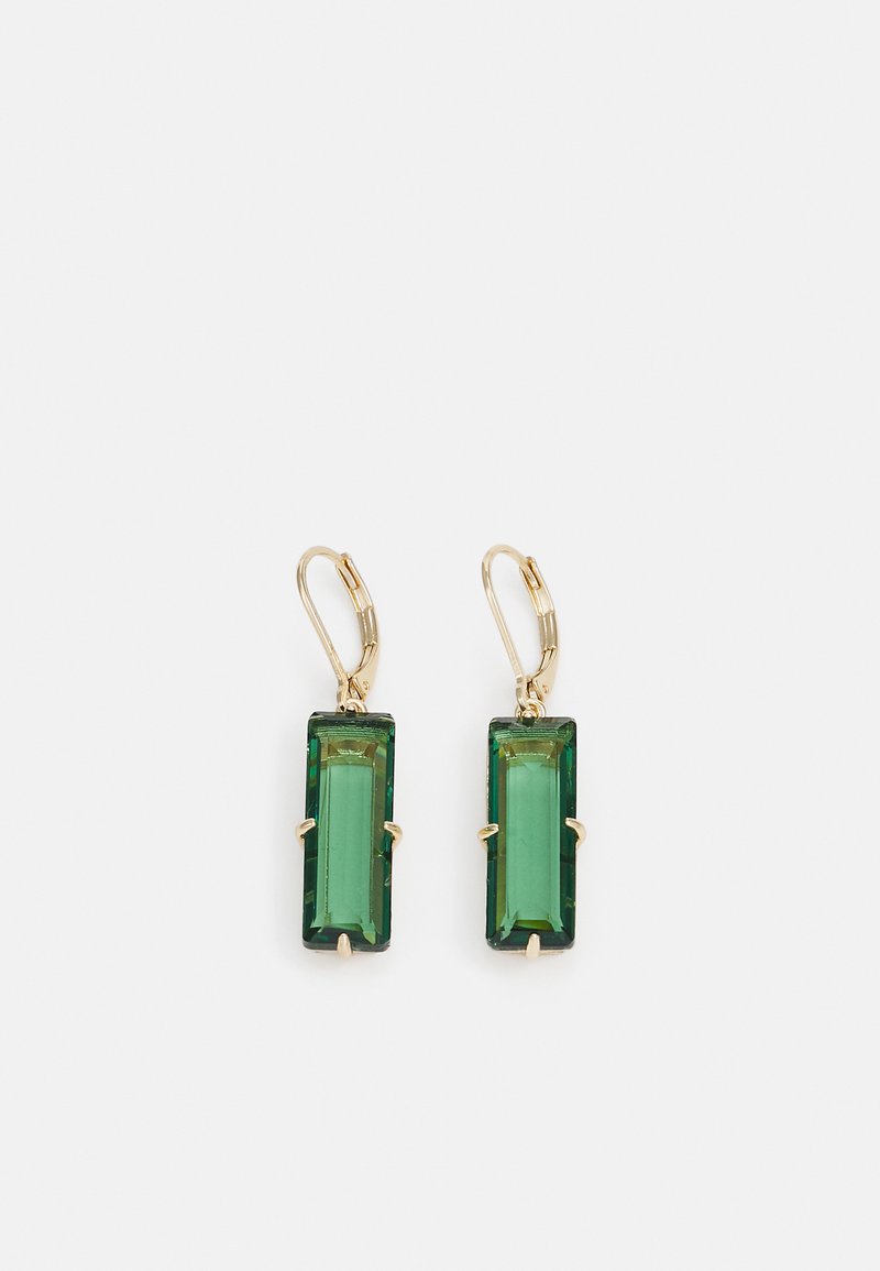 Pendientes rectangulares verdes con herrajes dorados, que presentan un diseño transparente y un acabado brillante. La longitud es media con bordes angulares.