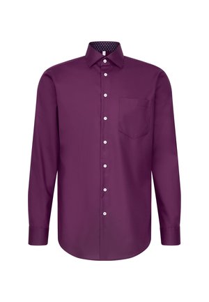 Camicia a maniche lunghe di colore viola con bottoni bianchi, taschino sul lato sinistro e colletto rifinito con un tessuto a motivo.