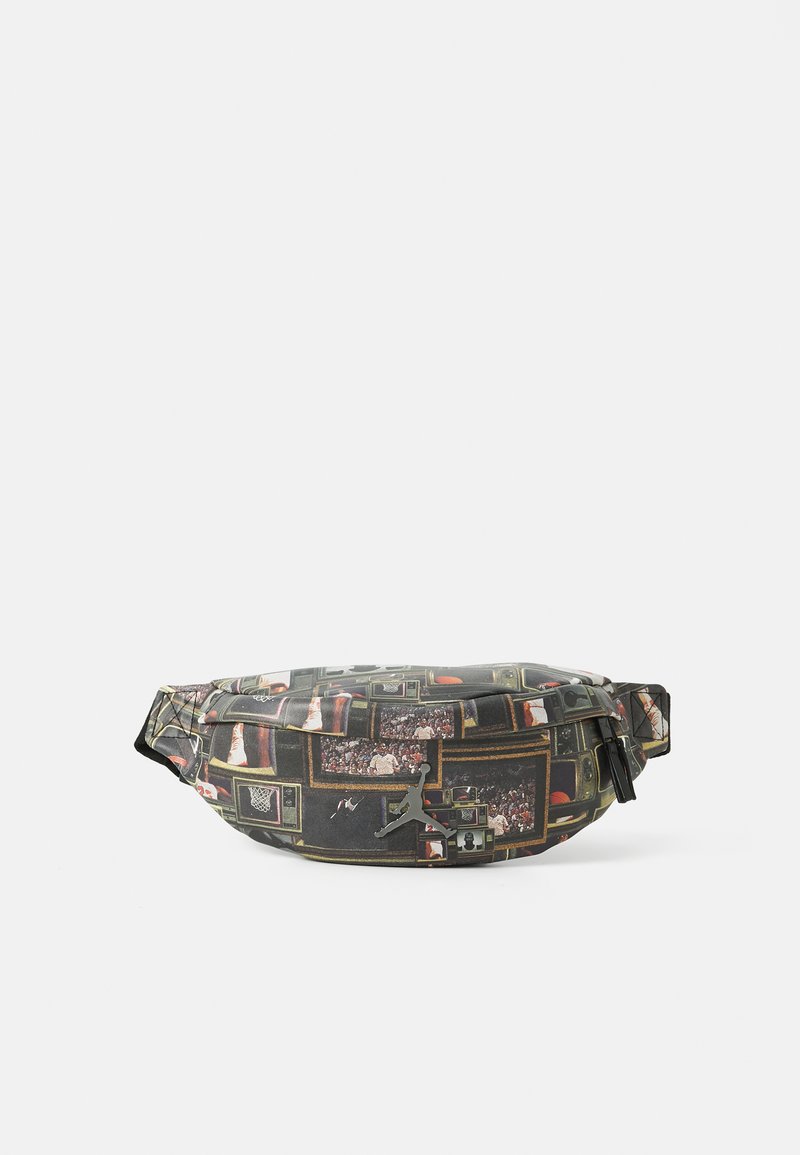 Fanny pack med grafisk trykk av fjernsyn, hovedsakelig svart med flerfargede bilder, glidelås-lukking og justerbar stropp.