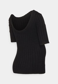 Sweater preto canelado com um decote largo e em forma de onda e mangas curtas, apresentando uma silhueta ajustada e uma textura suave.