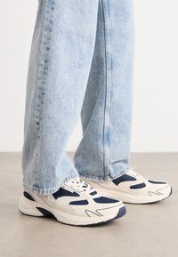 THE CONEY - Športni copati - red/white/blue