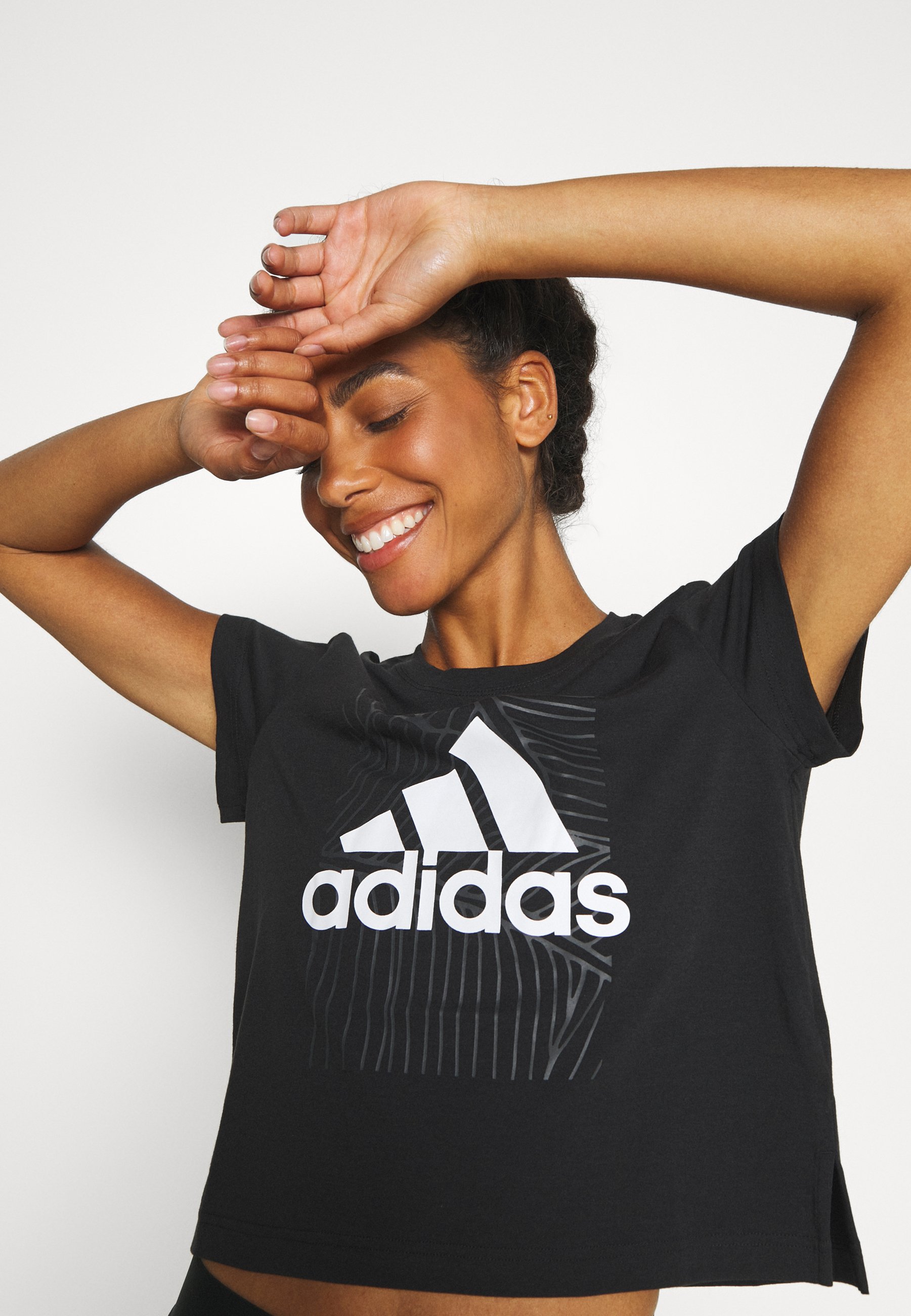 adidas Performance ADI VIBES TEE T Shirt print black adidas Performance ADI VIBES TEE T Shirt print black