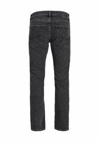 Zwarte rechtvallende jeans, van achteren weergegeven, met twee achterzakken en zichtbare stiksels op een effen witte achtergrond.