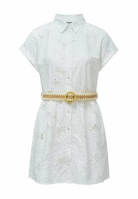 Vestido blanco de manga corta con botones, con un patrón de encaje floral y un cinturón de yute beige con hebilla redonda en la cintura.