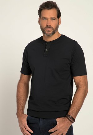 Schwarz kurze Ärmel T-Shirt aus einem Baumwollmix mit Rundhalsausschnitt, ausgestattet mit einer Dreiknopf-Leiste und einem gerippten Saum. Glatte Textur.