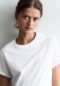 Massimo Dutti REGULAR FIT SHORT SLEEVE - T-shirts basic - white