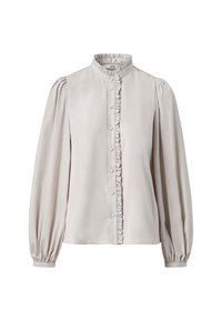 Blusa beige clara con cuello alzado, panel frontal fruncido y mangas largas de globo. Tejido suave con un ligero brillo.