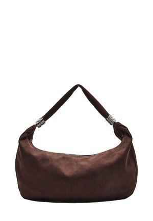Braune Wildleder-Schultertasche mit Reißverschluss, ausgestattet mit einem gedrehten Tragriemen, der mit Metallakzenten verziert ist, für ein sicheres Tragen.
