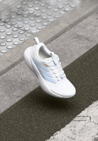 Seleccionado, footwear white/glow blue/silver-coloured metallic
