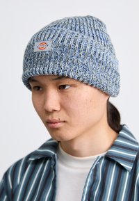 Επιλέχθηκε, ultimate gray