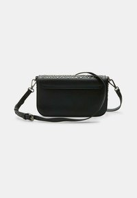 Borsa a tracolla in pelle nera con design borchiato sulla parte superiore, tracolla regolabile e pattina frontale con chiusura magnetica.