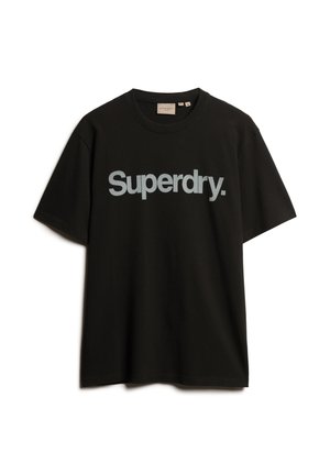 Zwarte katoenen T-shirt met een groot lichtgrijs "Superdry." logo op de voorkant. Ronde halsontwerp met korte mouwen en een ontspannen pasvorm.