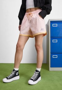 Jordan Teplákové kalhoty - atmosphere/celestial gold/french blue