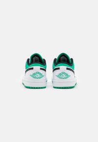 Jordan AIR JORDAN 1 - Sapatilhas - white/stadium green/black
