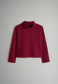 Top corto a maniche lunghe a collo alto color bordeaux con una texture liscia, esposto in modo piatto su uno sfondo grigio chiaro.