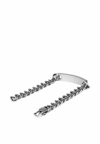 Brăță de metal cu un finisaj argintiu lustruit, având un design din lănțișor și un accent dreptunghiular neted la un capăt.