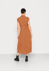 Billabong LITTLE FLIRT DRESS - Vestido camiseiro - toffee