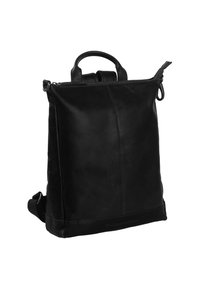 Zwarte leren rugzak met een strak ontwerp, voorzien van verstelbare schouderbanden, een handvat aan de bovenkant en een hoofdvak met rits.
