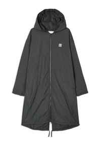 Ilgas tamsiai pilkos spalvos gobtuvu paltas su priekiniais užtrauktukais, dviem šoninėmis kišenėmis ir mažu baltu kvadratinio logotipo ženklu ant krūtinės.