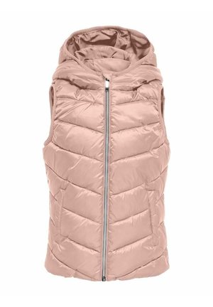 Bezrękawnik w jasnoróżowym kolorze z lekkim wypełnieniem, zapinany na zamek z przodu, z attached kapturem, posiadający poziome i ukośne pikowania.