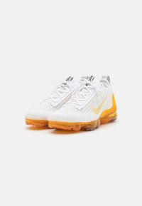 nike vapor max yellow