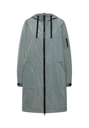 Lange lichtgrijze regenjas met capuchon, zwarte rits, zwarte trekkoorden, twee voorzakken en een ritssluiting aan de linkermouw.