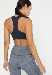 ONLY Play ONPDAISY-2 SEAM BRA  - Sports-BH-er med medium støtte - blue nights