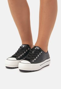 mtng Zapatillas - schwarz