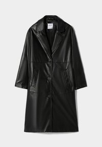 Černý kožený kabát s designem strukturovaného saka, vykrojenými klopami, dvěma předními kapsami a zapínáním na knoflíky. Hladká textura po celém kabátu.