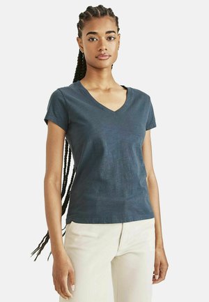 V NECK TEE - Basic T-shirt - magical forest dark green