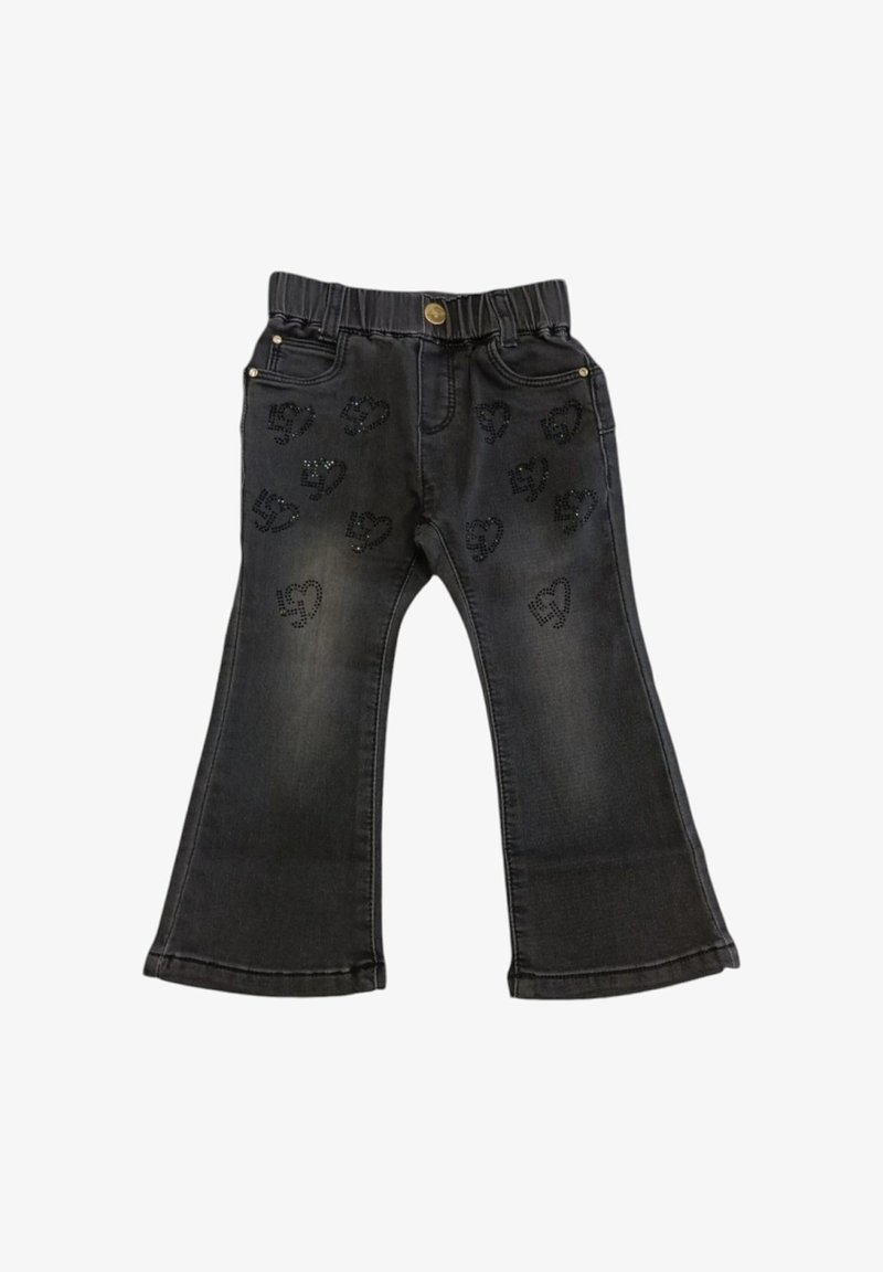 Pantaloni in denim neri svasati con una vita elasticizzata, caratterizzati da dettagli a forma di cuore in strass sparsi sul tessuto.