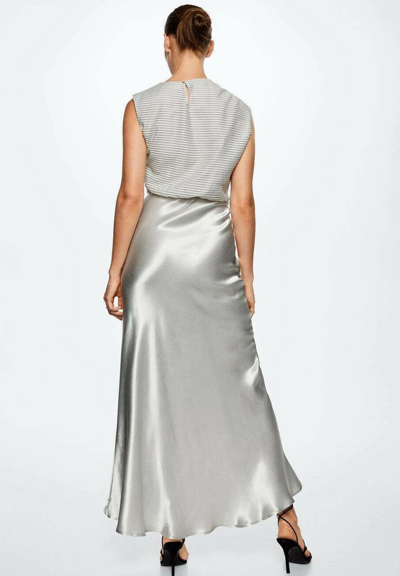 Damen Freizeitkleider | Mango RAYA A Maxikleid silver/silberfarben - HB62793 Damen Freizeitkleider | Mango RAYA A Maxikleid silver/silberfarben - HB62793