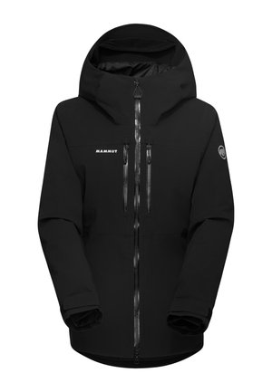 Schwarze wasserdichte Jacke mit Kapuze, Frontreißverschluss und zwei Brusttaschen. Glatte Textur und minimalistisches Design mit Logo-Details.