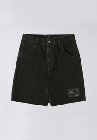 Shorts di jeans neri con vita alta, dotati di cinque tasche e un logo grafico sulla gamba sinistra. Texture consumata, taglio dritto.