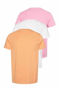 Trys trumpikų trumpo rankovių T-shirts oranžinės, baltos ir rožinės spalvos. Pagaminti iš medvilnės, su klasikiniu apvaliu kaklu ir vienspalviu dizainu.