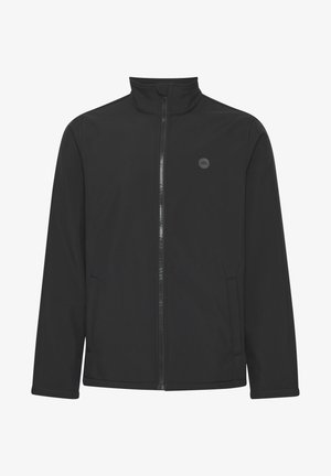 Must harjapea jakk, mis on valmistatud pehmest materjalist, kõrge kaelusega, küljetaskutega ja subtüübilise embleemiga rinnal. Külmakindel disain.