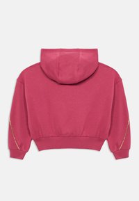 Hanorac scurt cu glugă din bumbac roz vibrant, cu manșete și tiv din material rib Elastic, având detalii metalice aurii pe mangas.