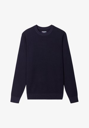 Granatowy sweter z prążkowanej dzianiny z długimi rękawami i okrągłym dekoltem. Charakteryzuje się prostą, jednolitą teksturą bez widocznych wzorów lub akcentów.