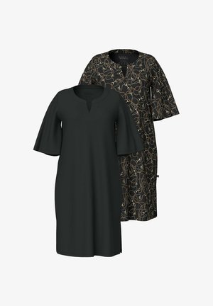 Dvě šaty: jedny z pevného černého materiálu s krátkým rukávem a výstřihem do V; druhé černé s zlatým vzorem a krátkým rukávem.
