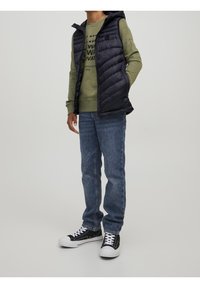 Jack & Jones Junior JJEHERO BODYWARMER HOOD - Väst - black