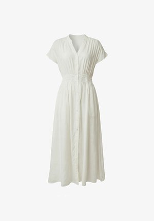 Robe midi blanche boutonnée avec manches courtes, taille froncée et col en V.