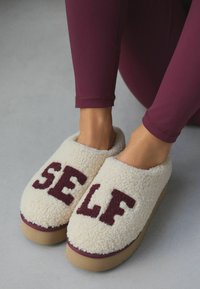 Next REGULAR FIT - Tohvelit - ecru