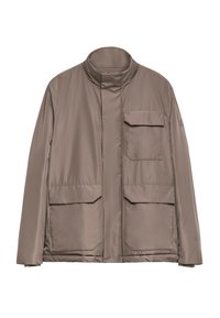 Giacca imbottita di colore marrone chiaro, con colletto alto, chiusura con zip e due grandi tasche frontali con alette. Tessuto liscio e strutturato.