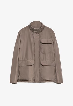 Opgevulde jas in een lichtbruine kleur, met een hoge kraag, ritssluiting aan de voorkant en twee grote voordoelen met kleppen. Glad, gestructureerd materiaal.