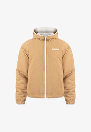 Tan pufferjack met een capuchon, witte fleece voering, een rits aan de voorkant en elastische manchetten. Bevat het logo "SMILODOX" in het wit op de borst.